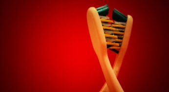 Salute dentale: non lavate i denti troppo presto