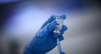 Vaccini Covid AstraZeneca e Pfizer: una sola dose già riduce il rischio di contagio
