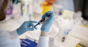 Variante Delta Covid più trasmissibile e non basta una sola dose di vaccino