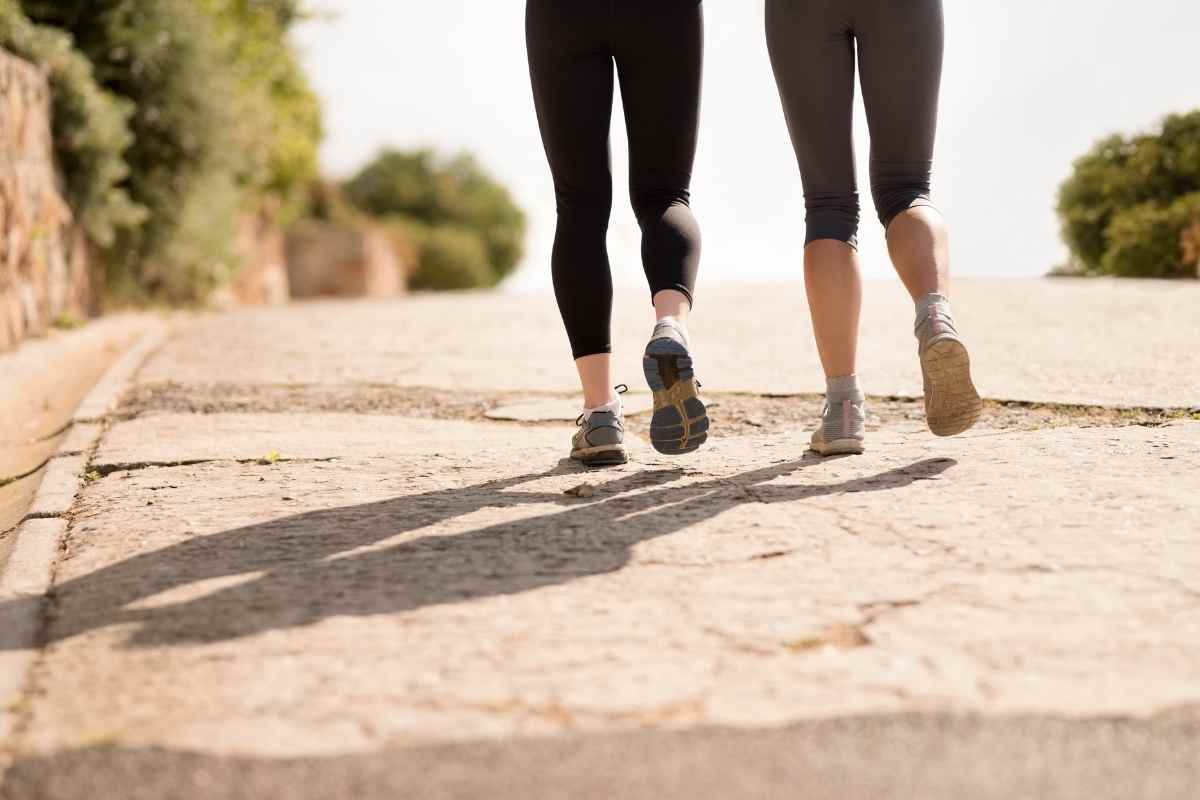 quanto camminare al giorno per restare in forma